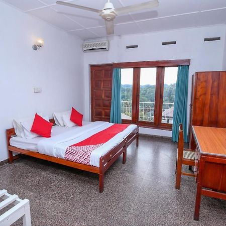 Oyo 436 Sandakelum Tourist Guest House Kandy Buitenkant foto