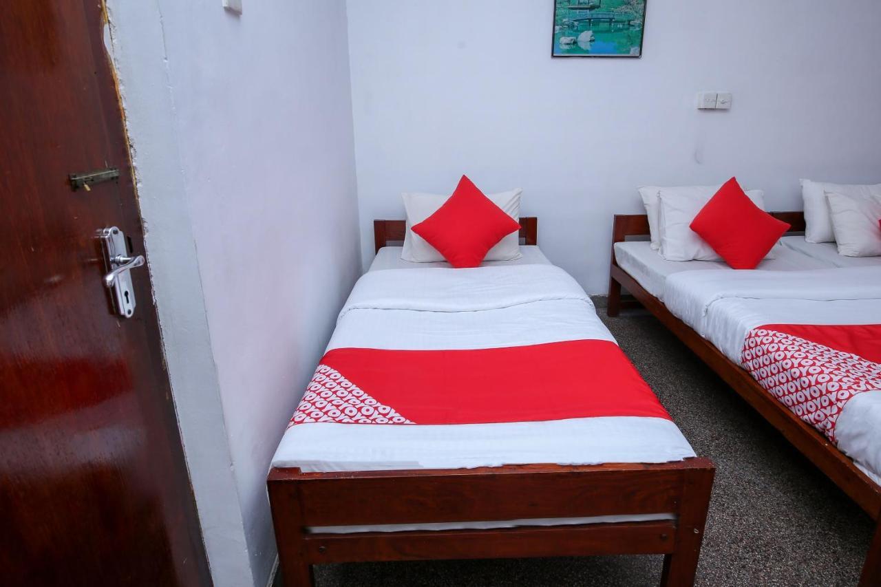 Oyo 436 Sandakelum Tourist Guest House Kandy Buitenkant foto