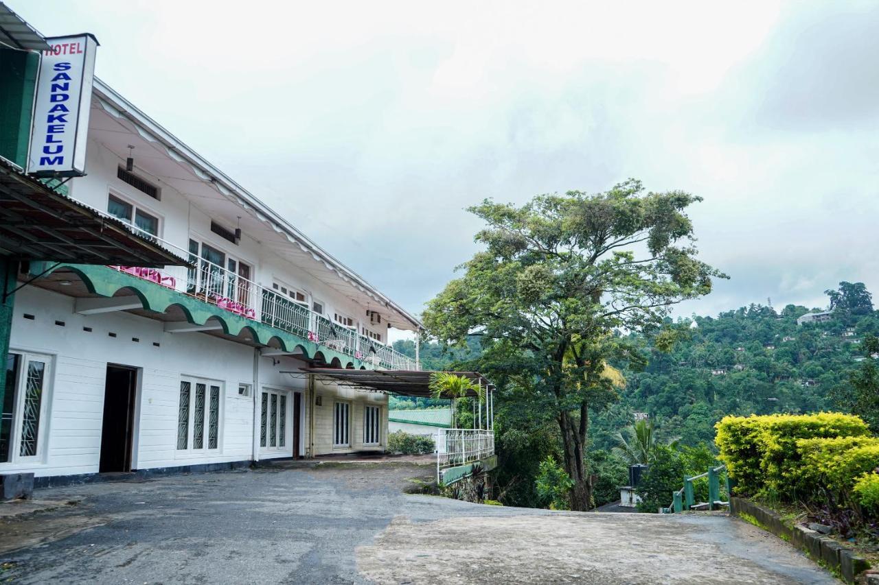 Oyo 436 Sandakelum Tourist Guest House Kandy Buitenkant foto