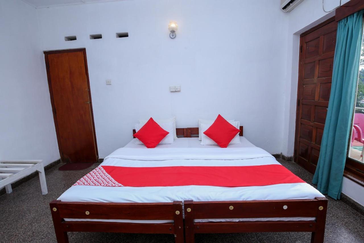 Oyo 436 Sandakelum Tourist Guest House Kandy Buitenkant foto