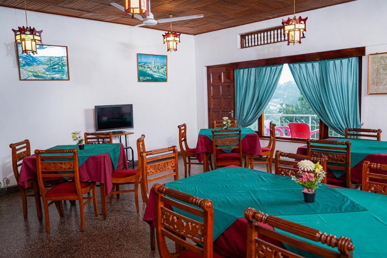 Oyo 436 Sandakelum Tourist Guest House Kandy Buitenkant foto