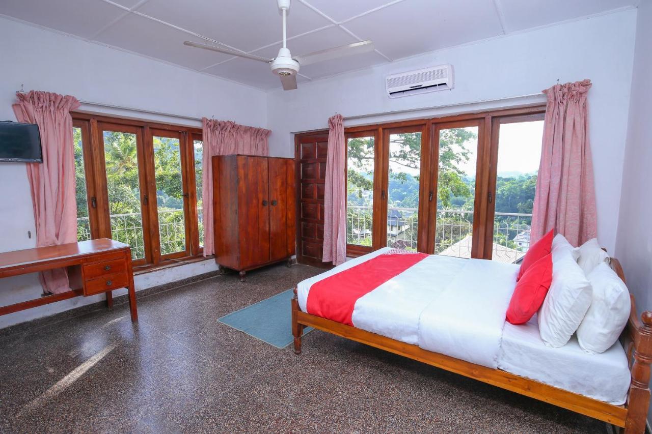 Oyo 436 Sandakelum Tourist Guest House Kandy Buitenkant foto