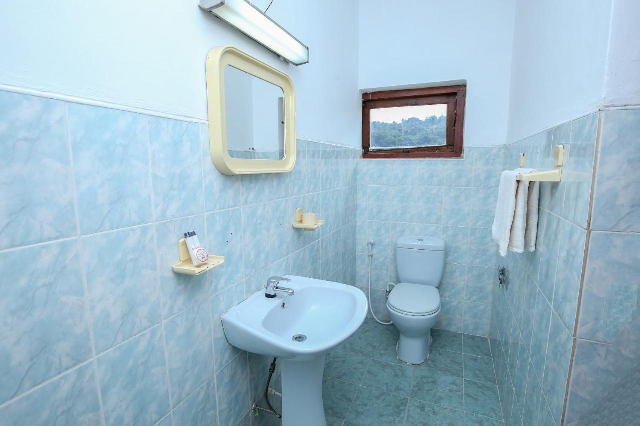 Oyo 436 Sandakelum Tourist Guest House Kandy Buitenkant foto